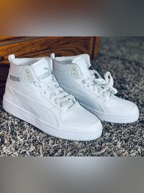 Puma Kids (Boys-Girls) White High-Top Sneakers | Size: 4 |
